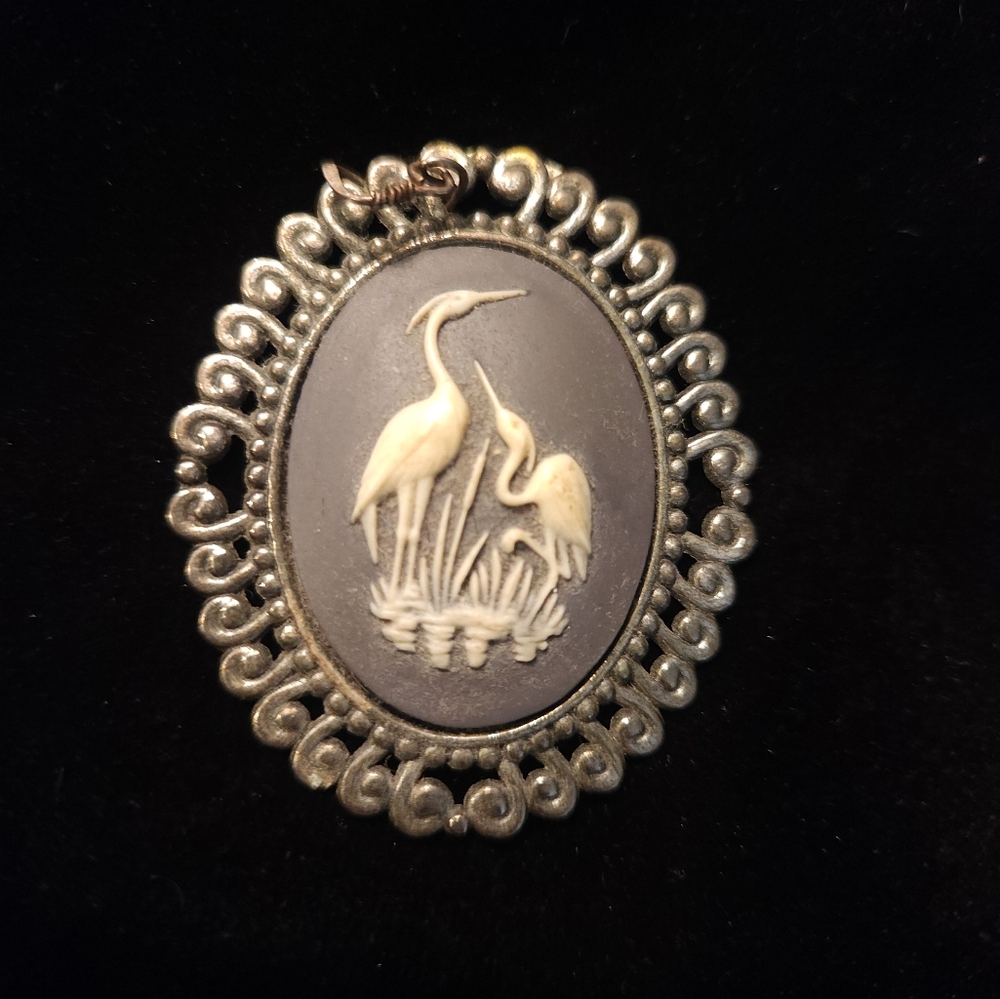 Vintage Cameo Pendant with Heron Design